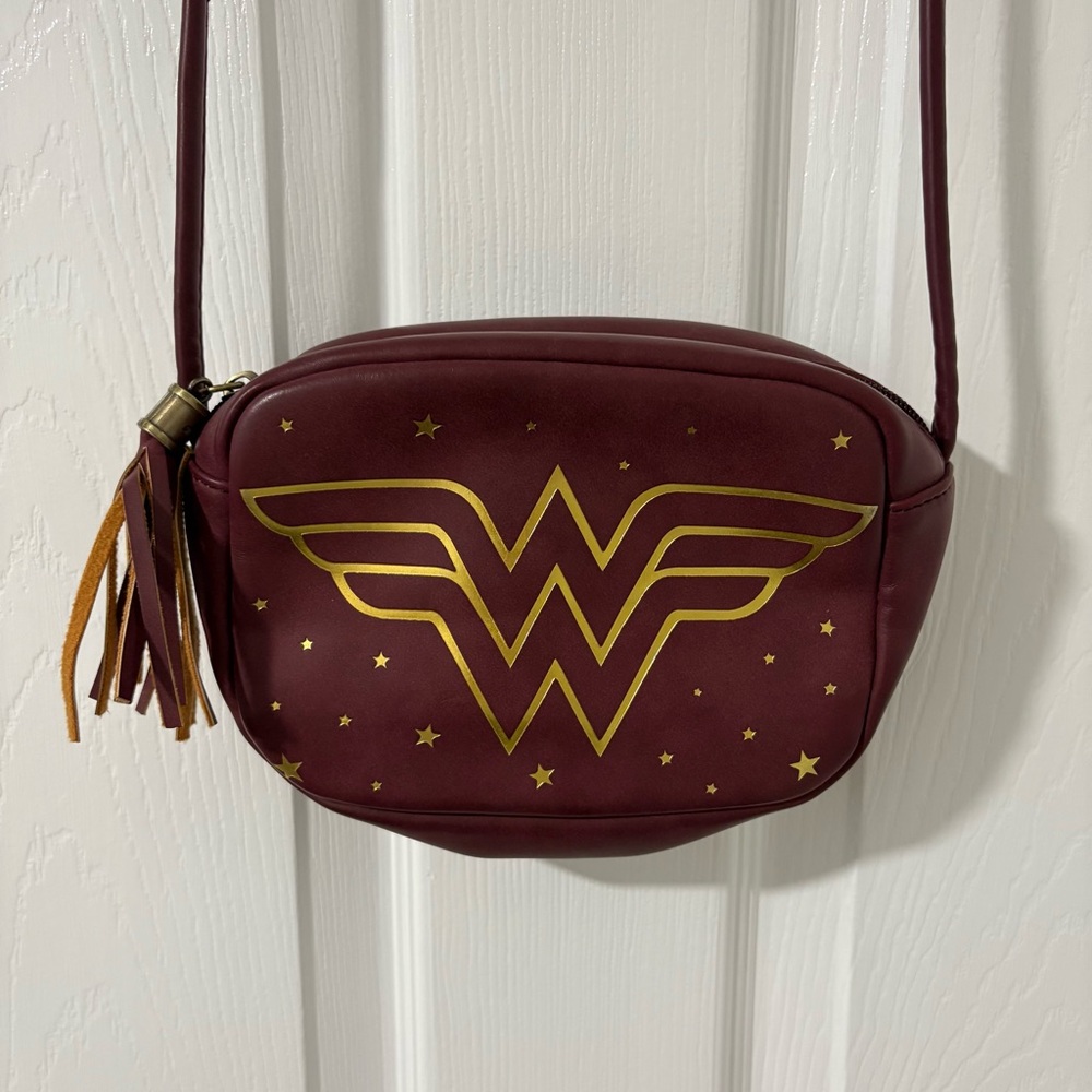 Wonder Woman DC Comics Maroon Burgundy Red Crossbody Purse Bag